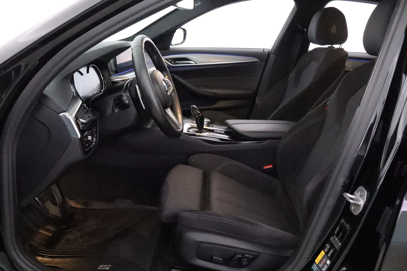 BMW 530 EOU-219 carousel image