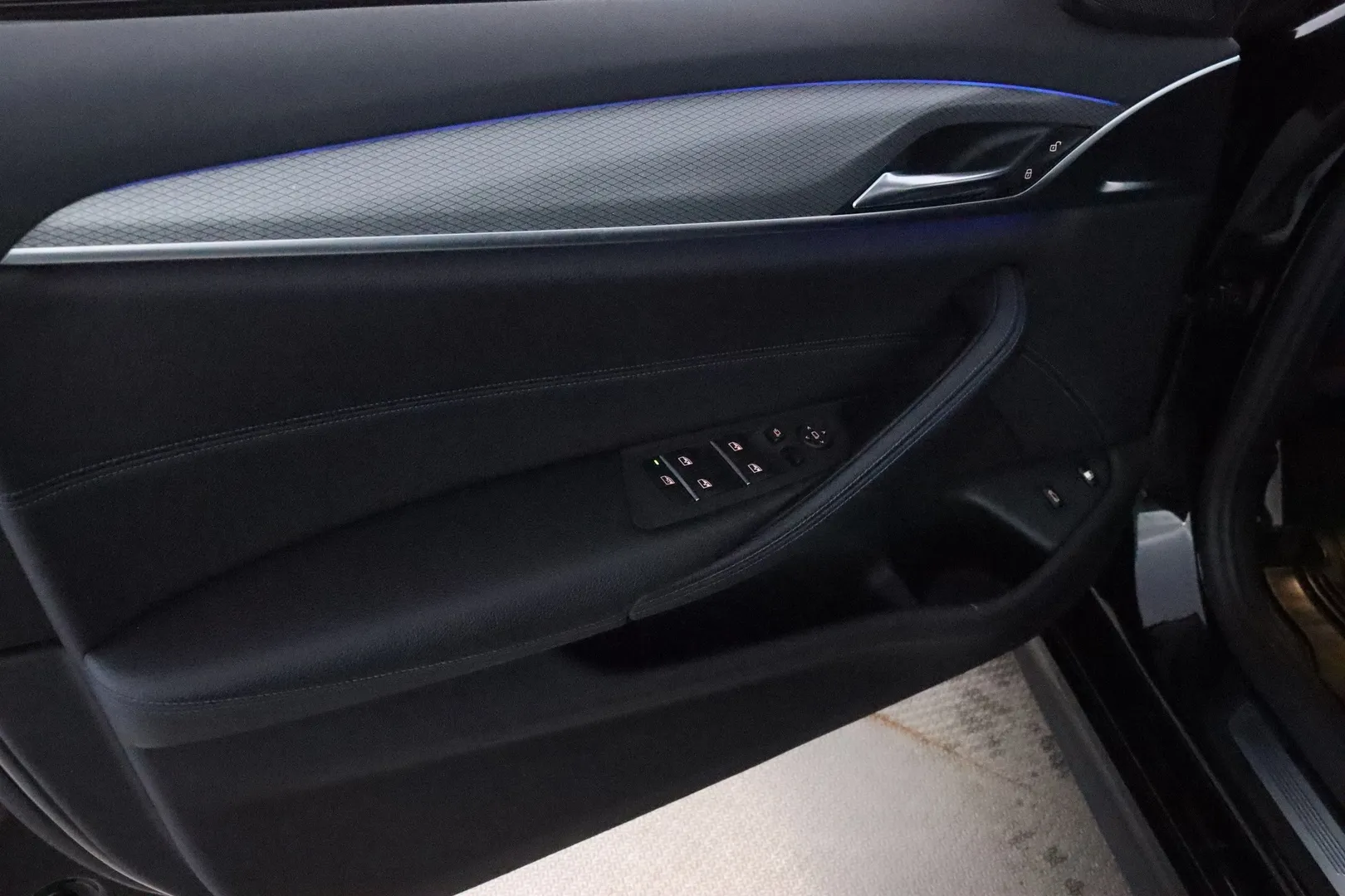 BMW 530 EOU-219 carousel image