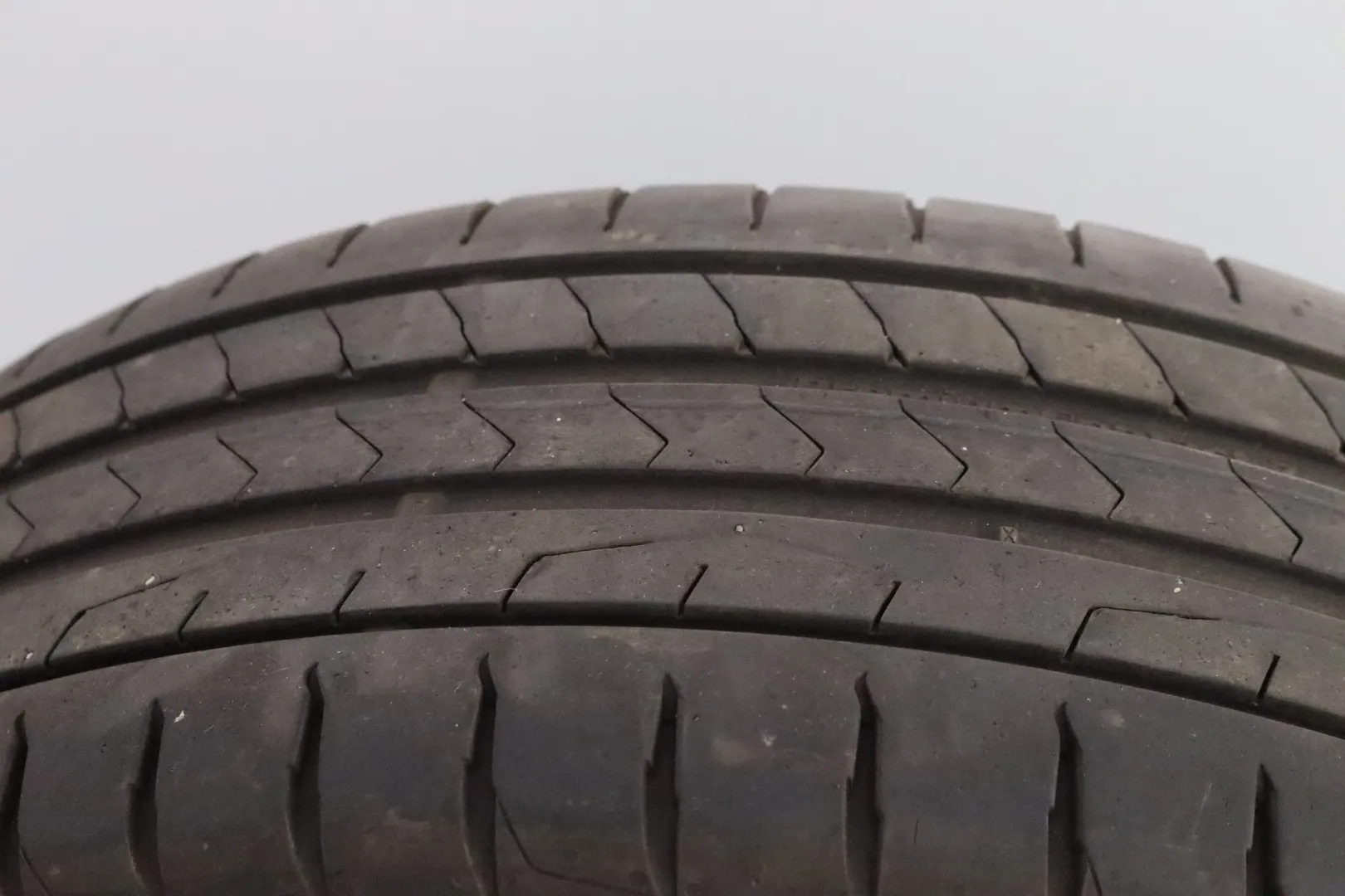 MITSUBISHI OUTLANDER XRJ-956 carousel image