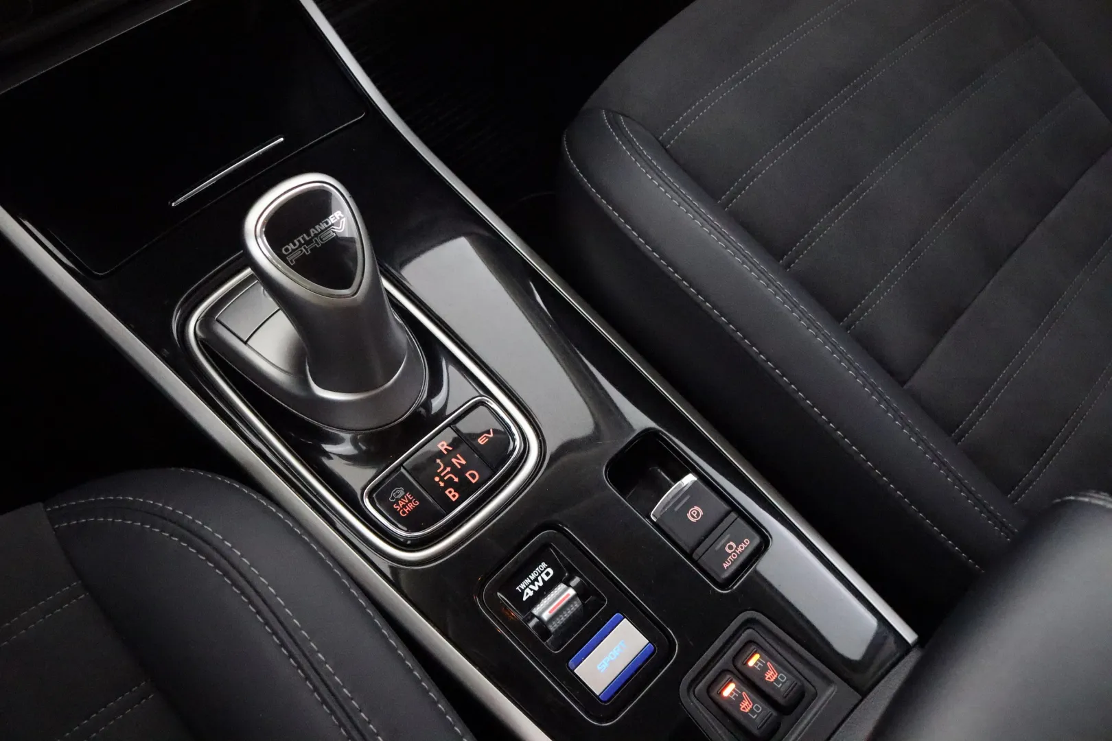 MITSUBISHI OUTLANDER PHEV XRJ-956 carousel image