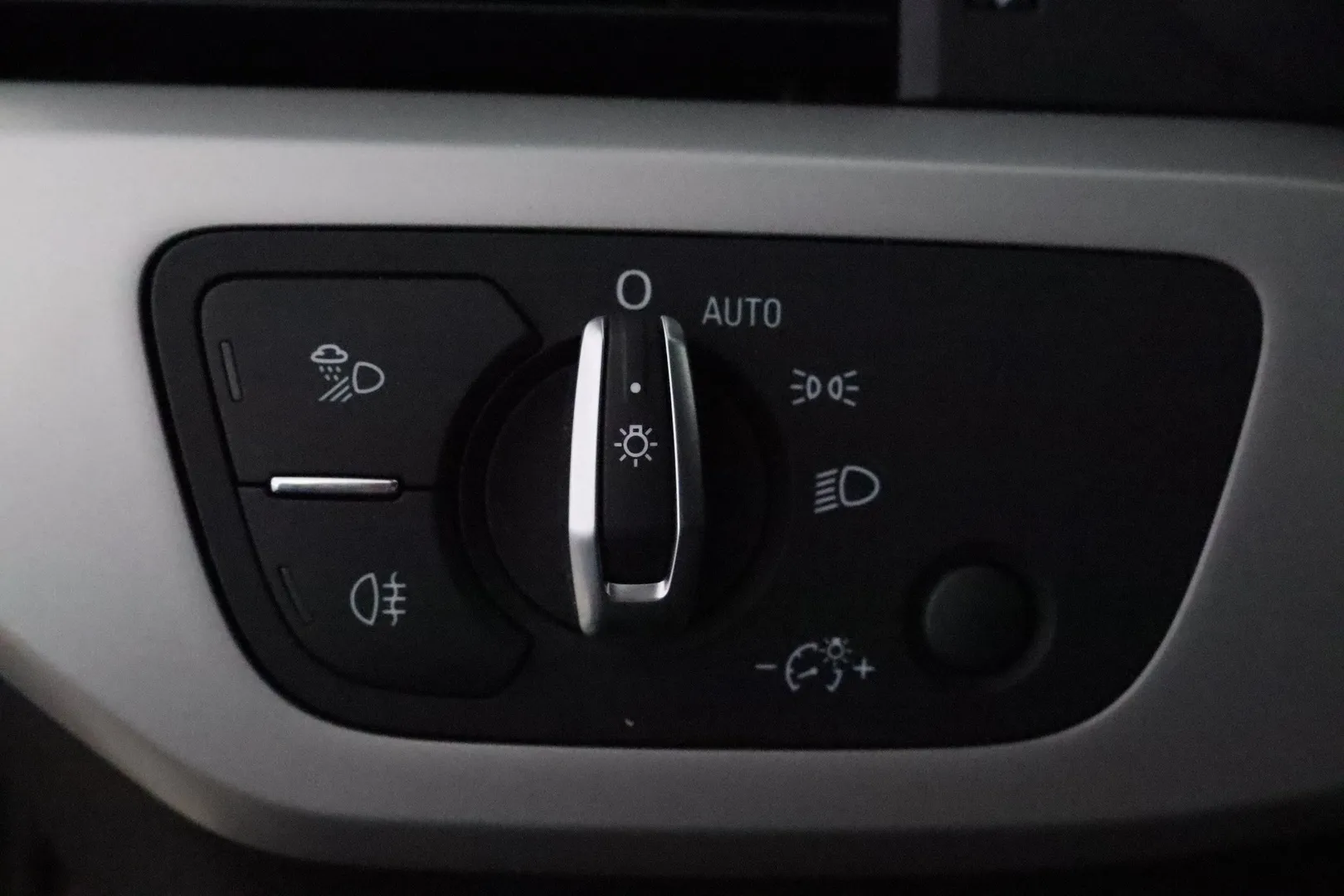 AUDI A4 SZC-785 carousel image