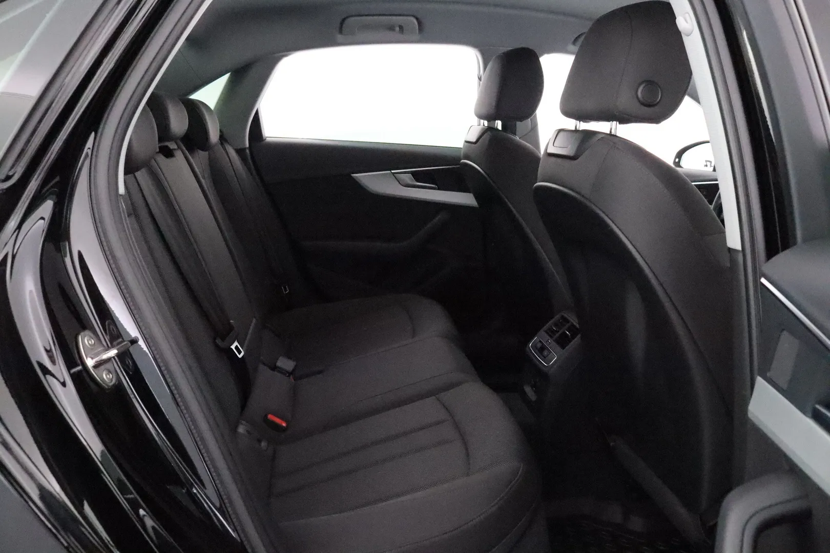 AUDI A4 SZC-785 carousel image