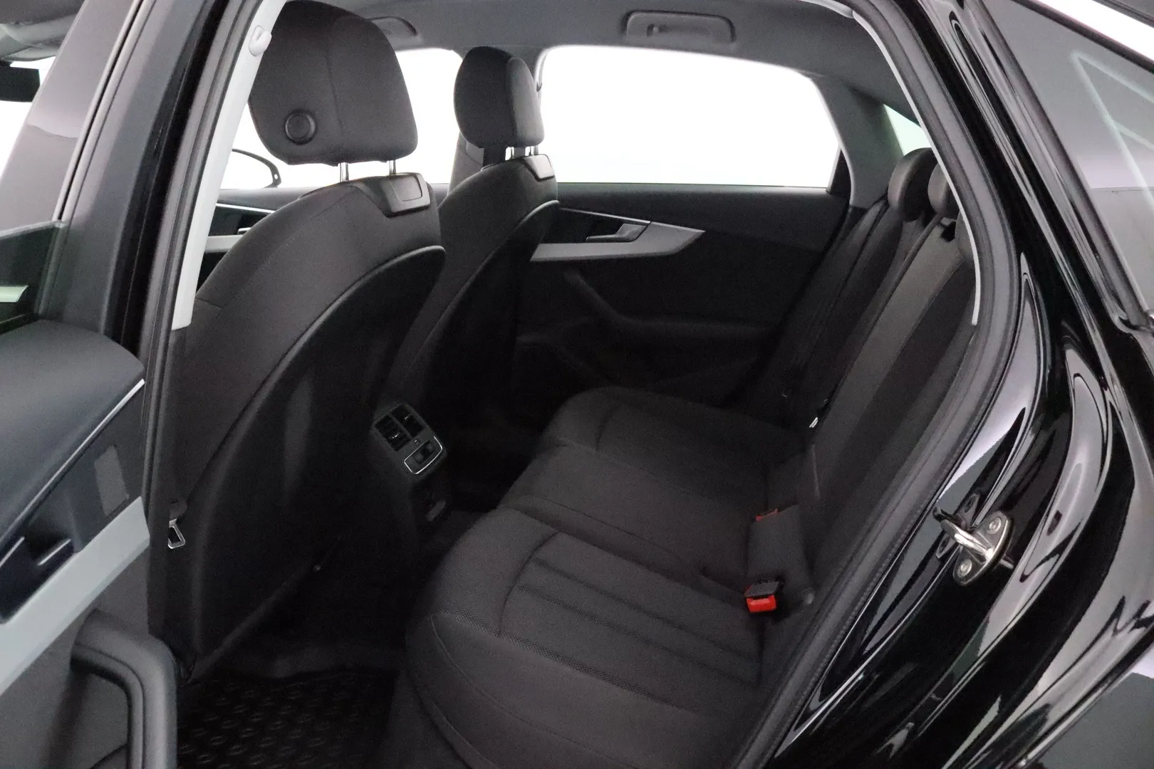 AUDI A4 SZC-785 carousel image