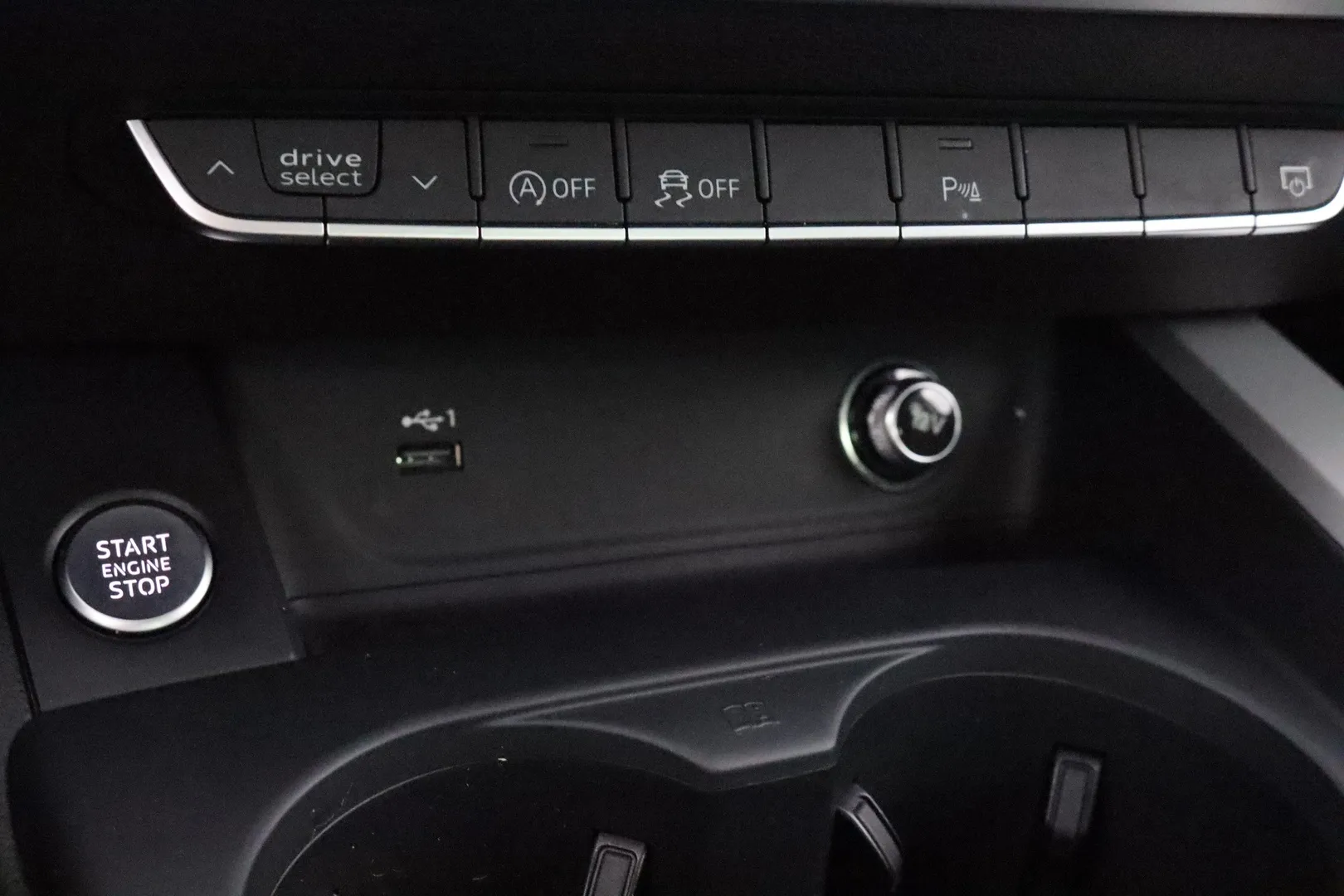 AUDI A4 SZC-785 carousel image