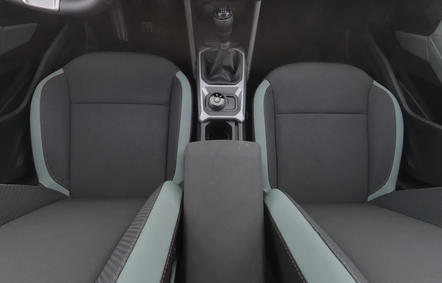 Dacia Bigster ISS-702 carousel image