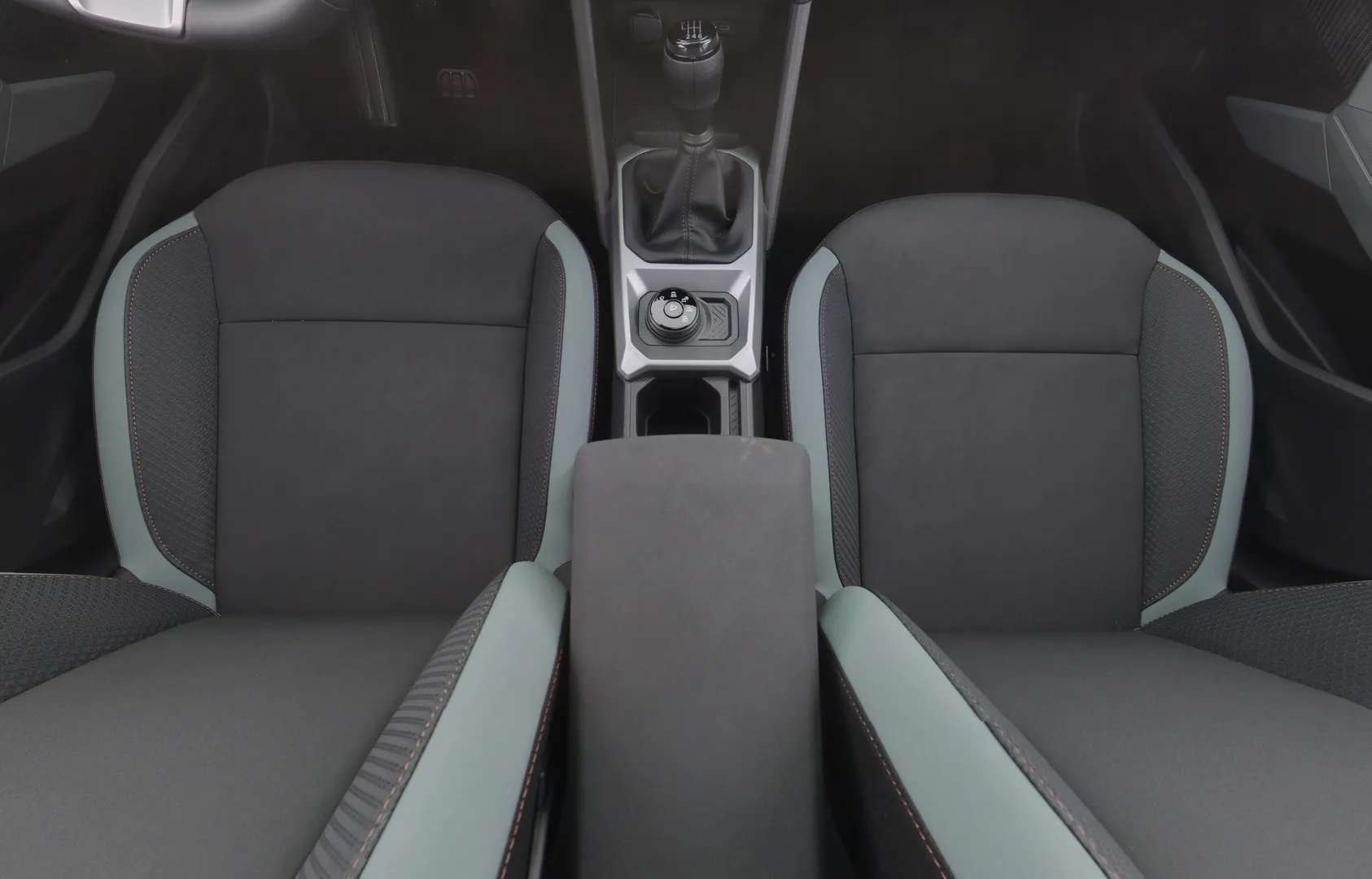 Dacia Bigster ISS-702 carousel image
