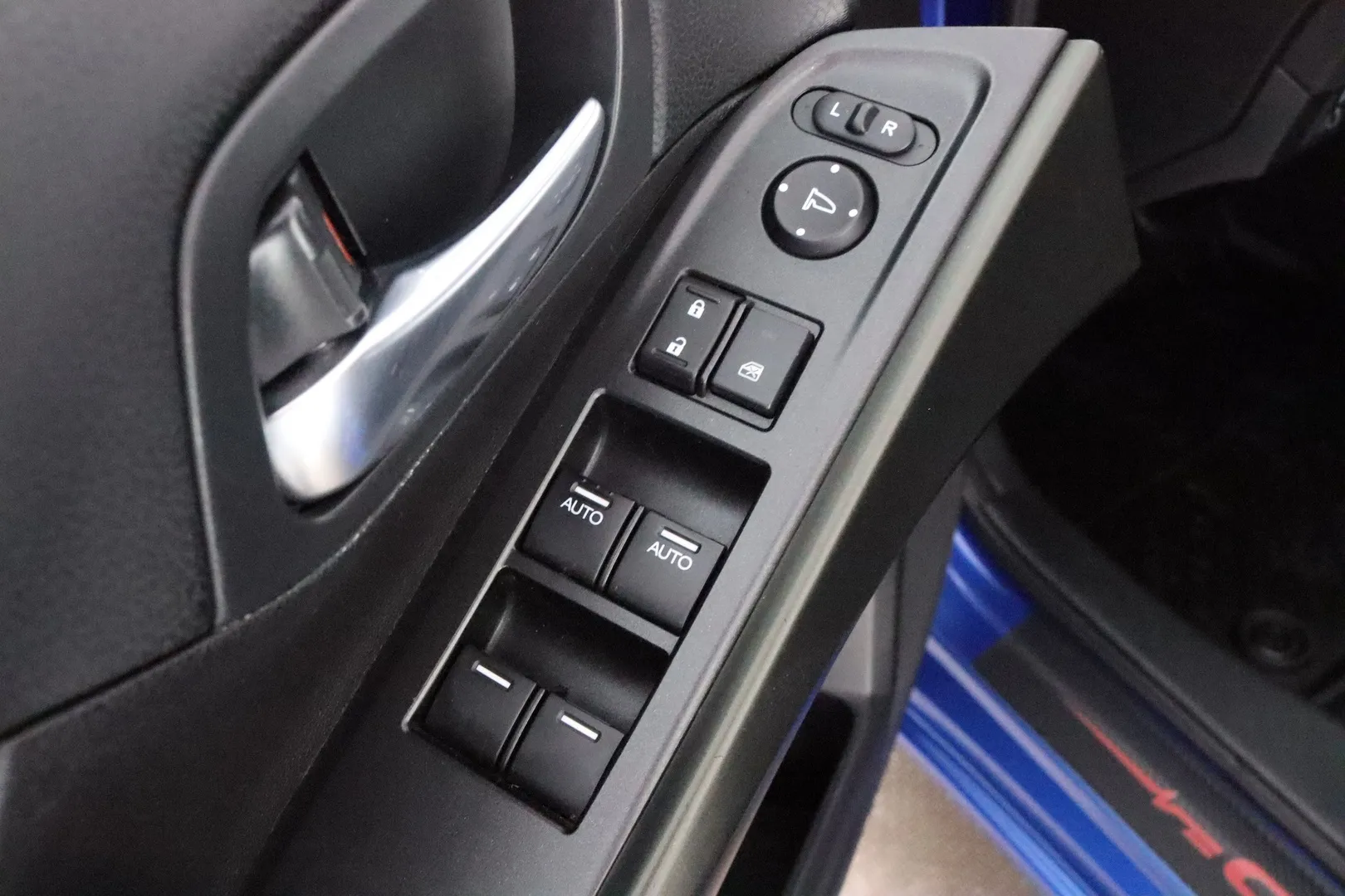 HONDA Civic ZKL-572 carousel image