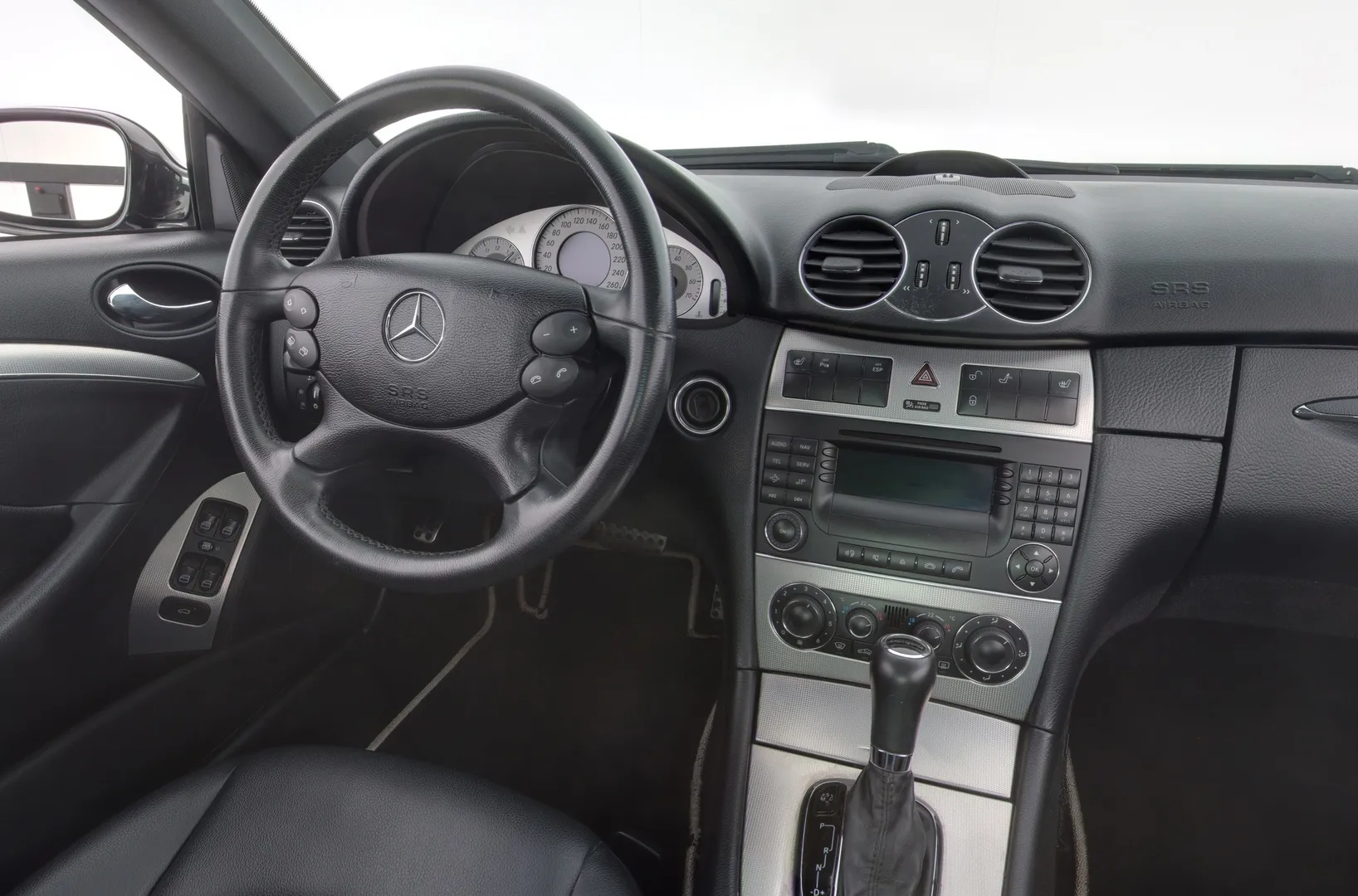 MERCEDES-BENZ CLK JLR-697 carousel image