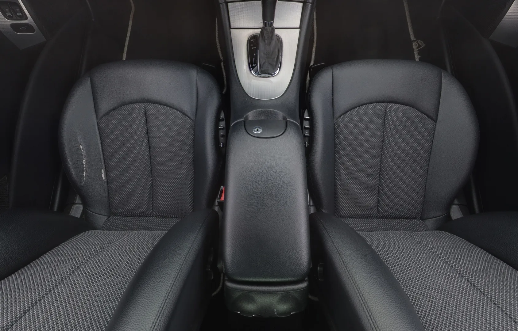 MERCEDES-BENZ CLK JLR-697 carousel image