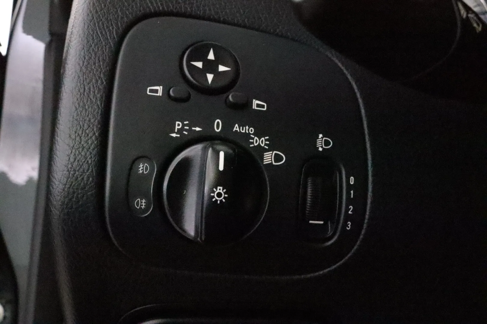 MERCEDES-BENZ CLK JLR-697 carousel image