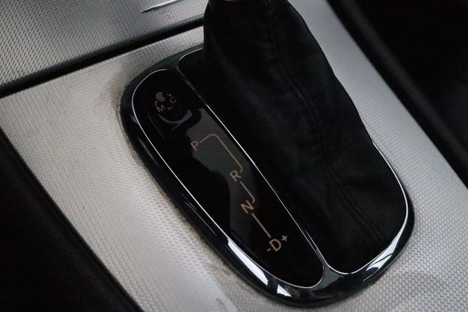 MERCEDES-BENZ CLK JLR-697 carousel image