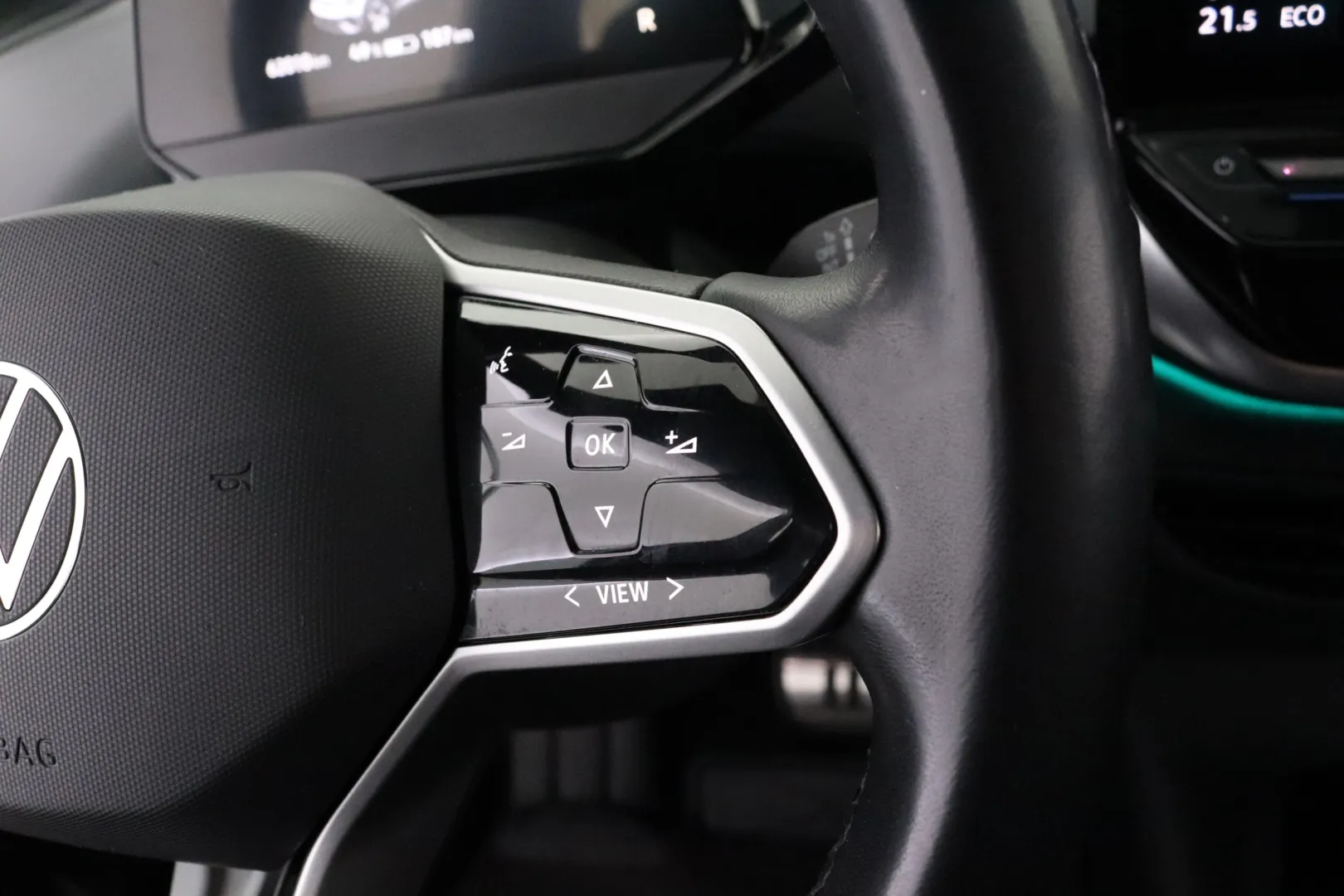 VOLKSWAGEN ID.5 EUC-860 carousel image