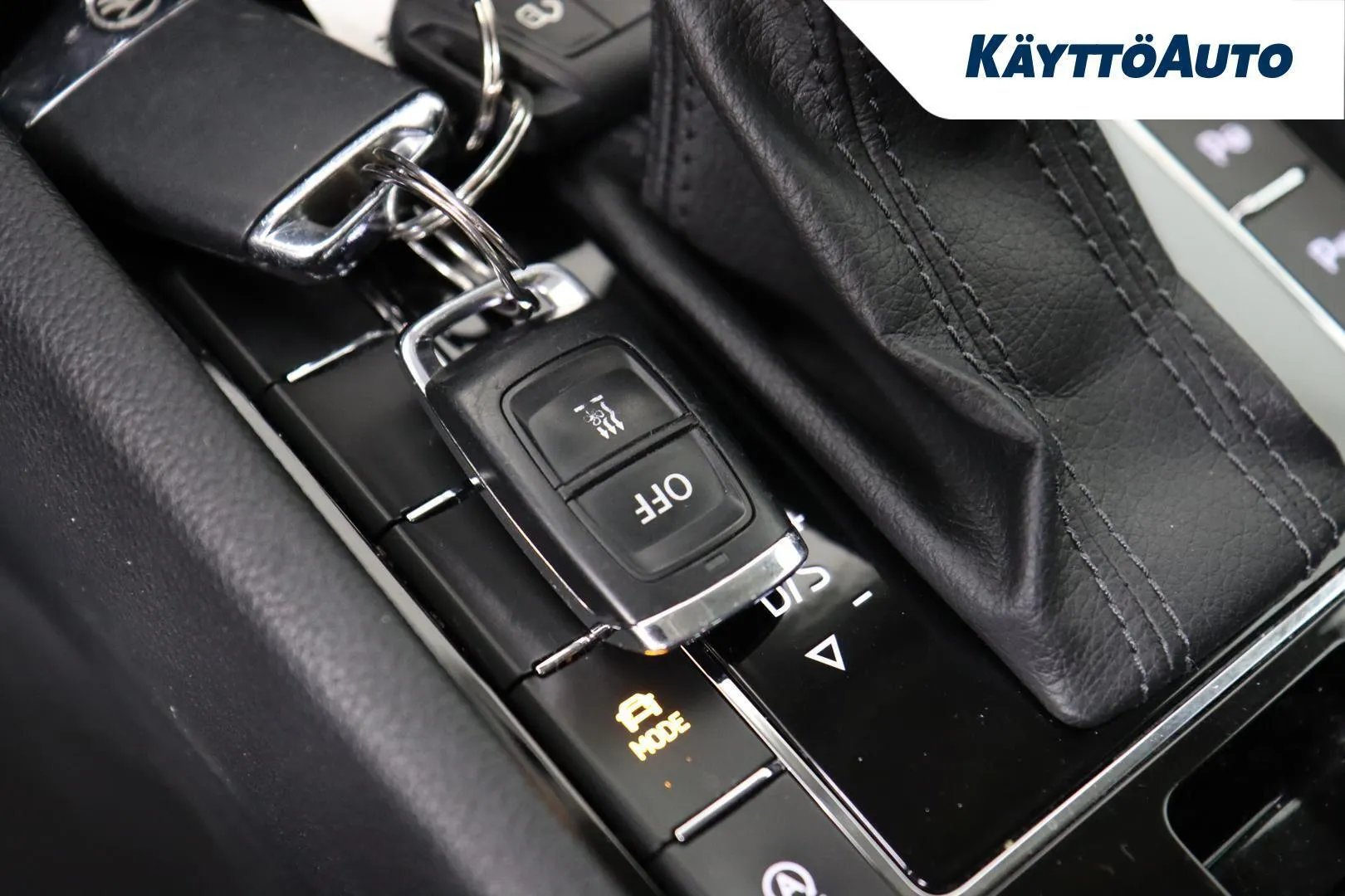 SKODA Superb NKZ-338 carousel image