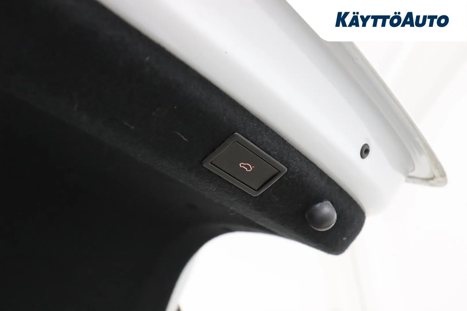 SKODA Superb NKZ-338 carousel image