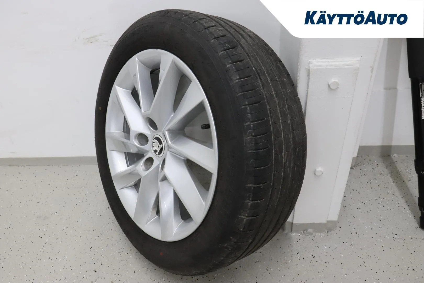 SKODA Superb NKZ-338 carousel image