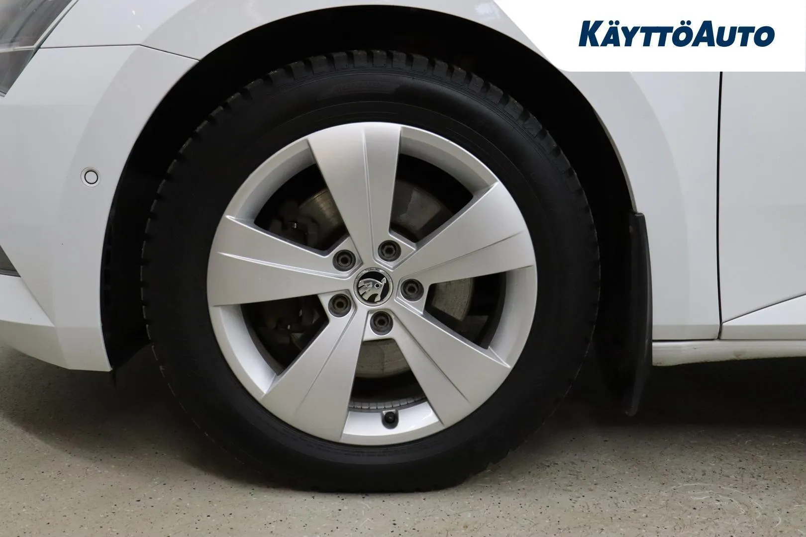 SKODA Superb NKZ-338 carousel image