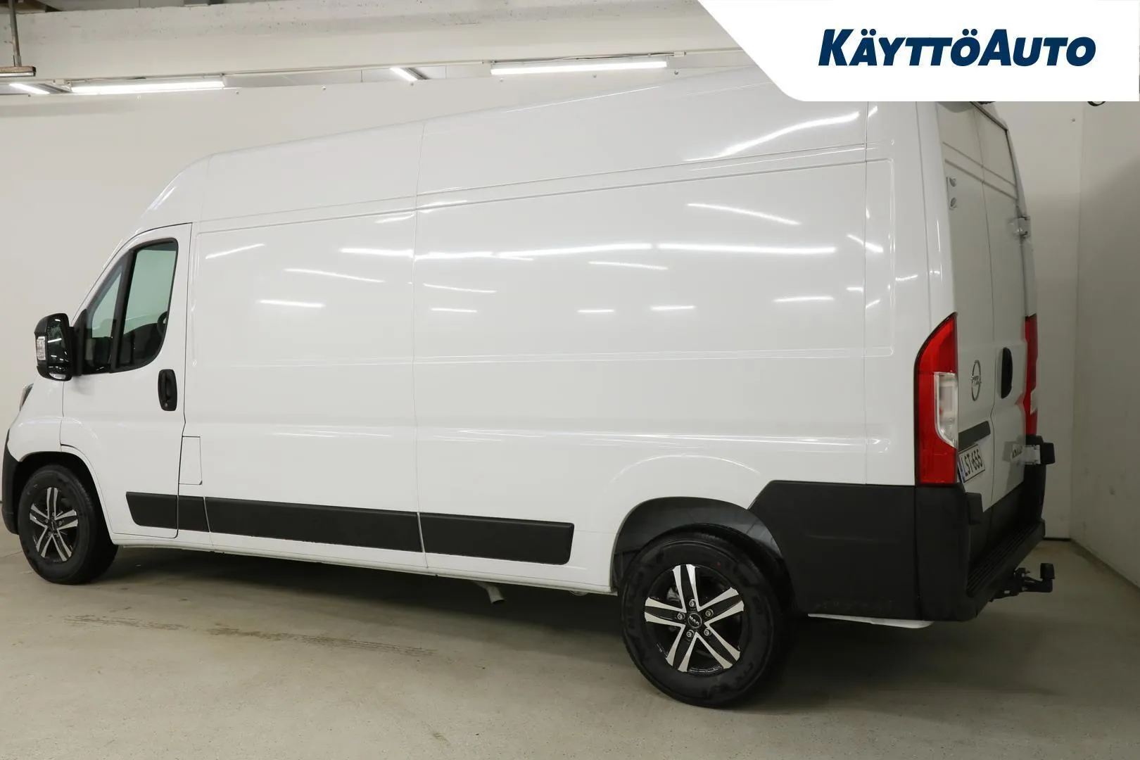 Opel Movano LST-655 carousel image