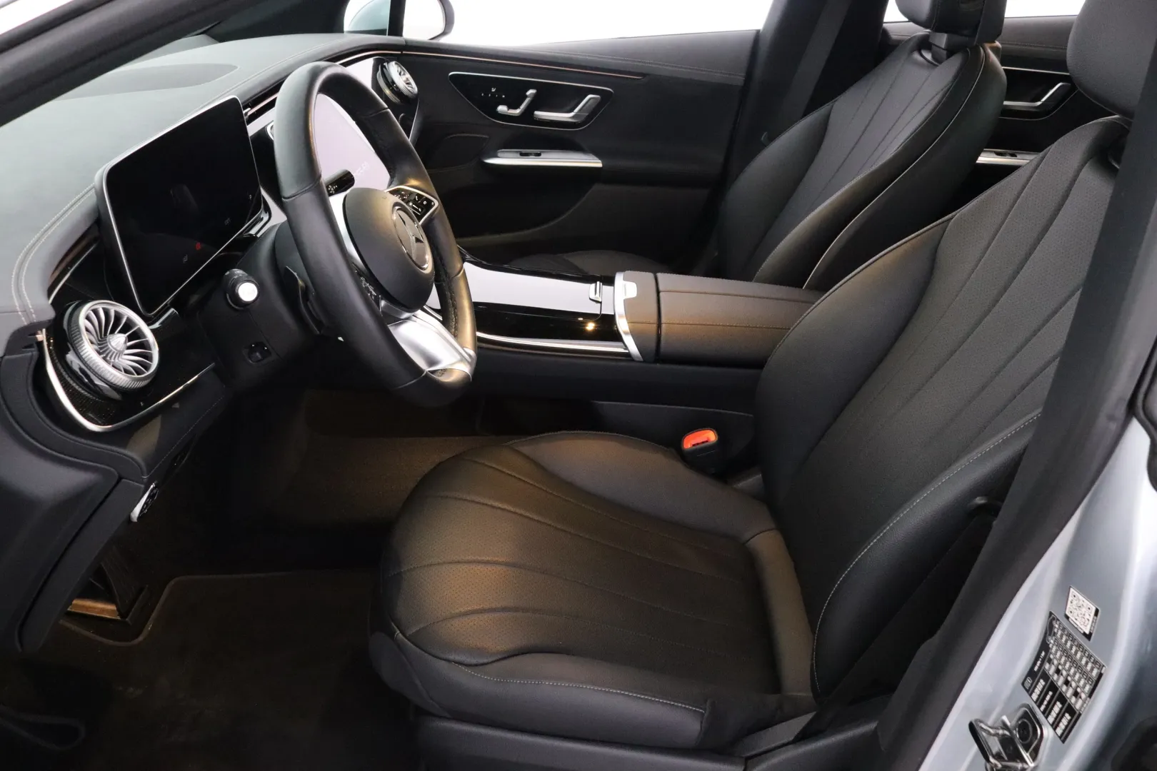 MERCEDES-BENZ EQE RXJ-976 carousel image