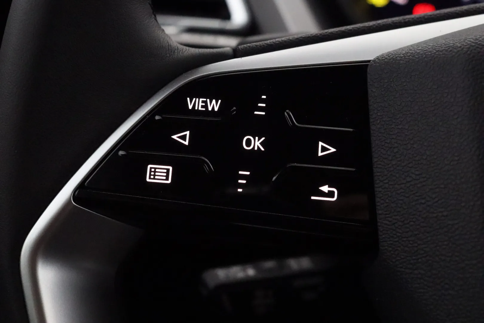 Audi Q4 e-tron NOG-207 carousel image