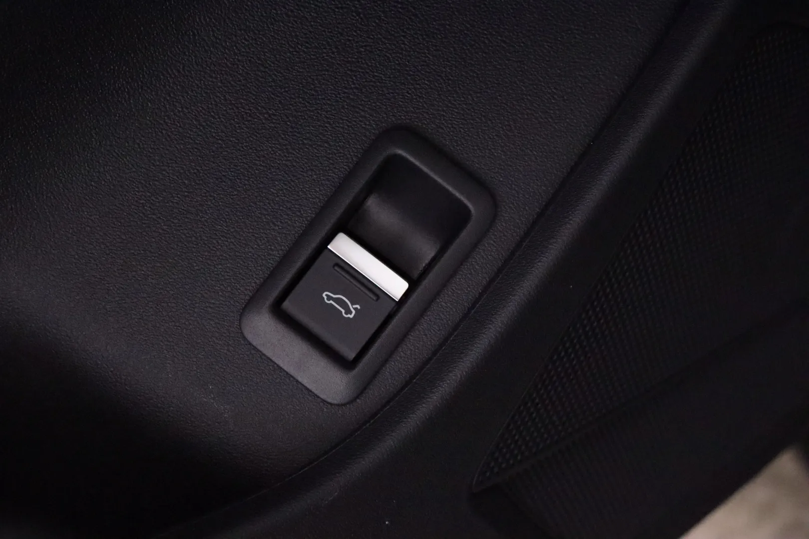 Audi Q4 e-tron NOG-207 carousel image