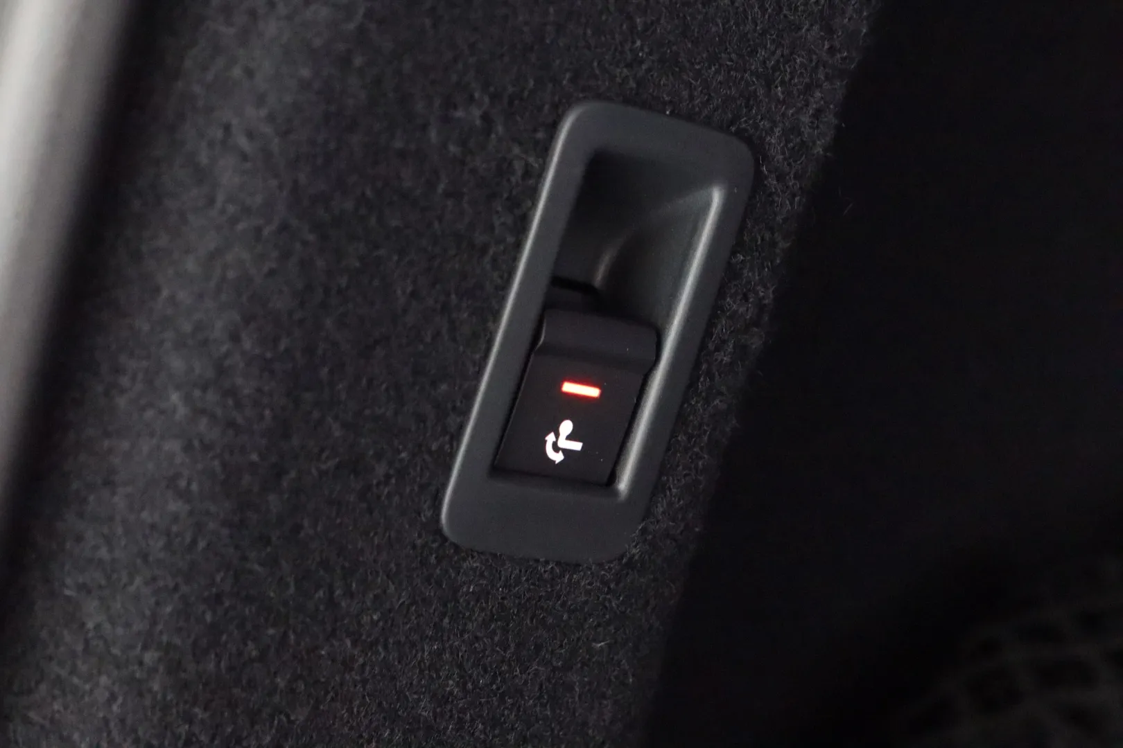 Audi Q4 e-tron NOG-207 carousel image