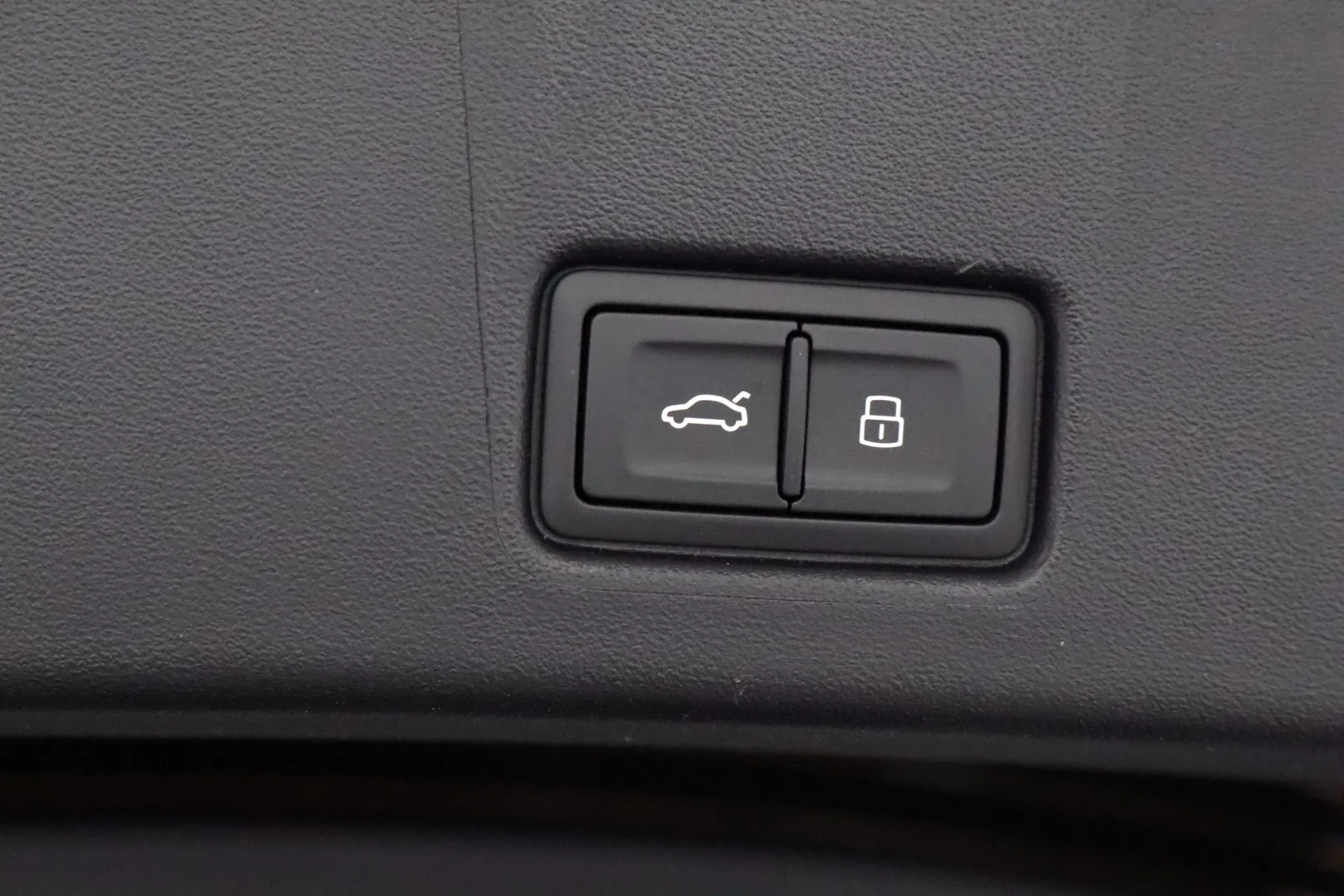 Audi Q4 e-tron NOG-207 carousel image