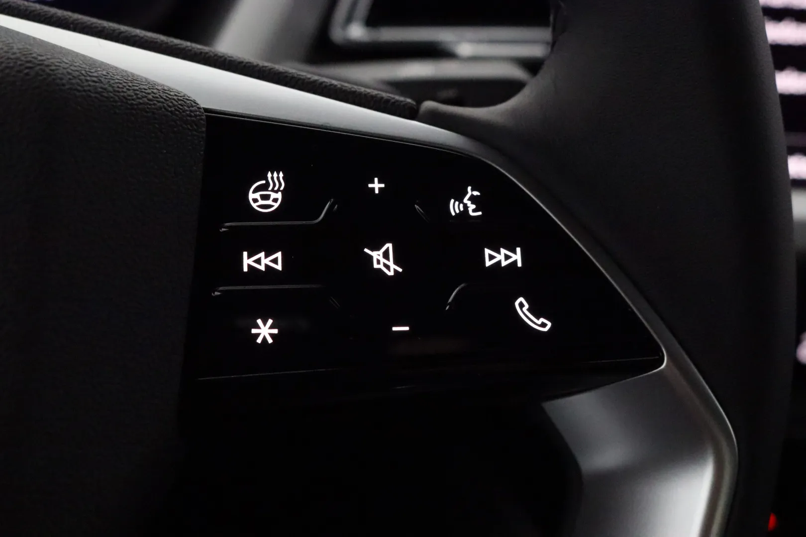 Audi Q4 e-tron NOG-207 carousel image