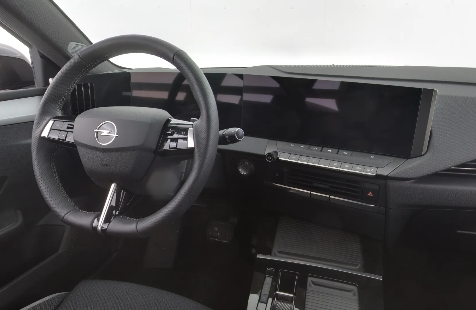 Opel Astra GRE-380 carousel image