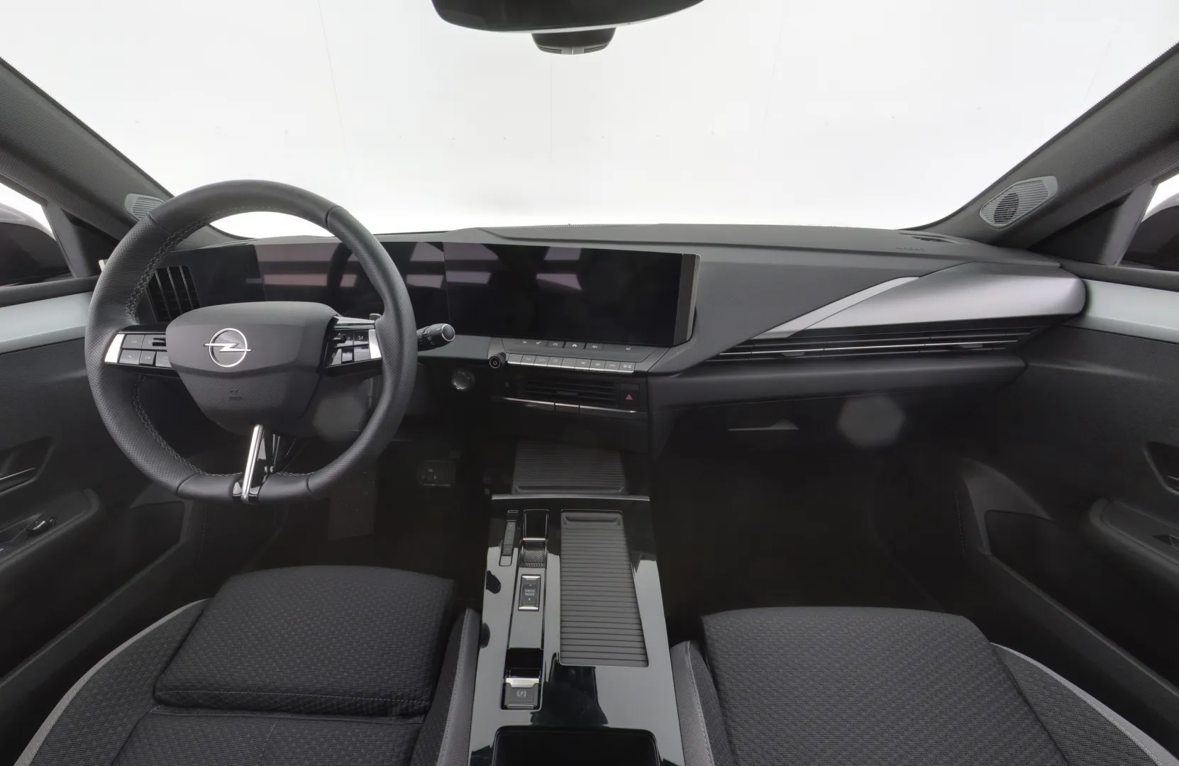 Opel Astra GRE-380 carousel image