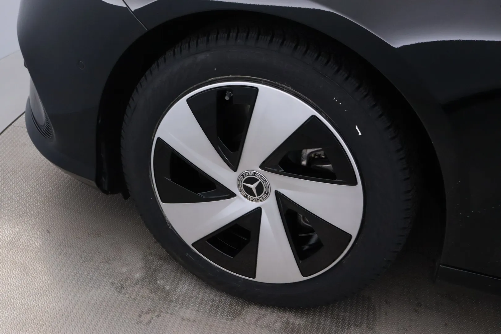 Mercedes-Benz CLA FSJ-192 carousel image