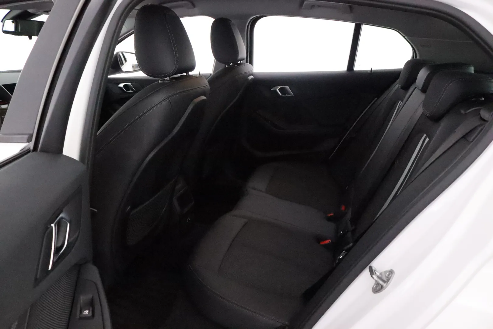 BMW 118 FIA-906 carousel image