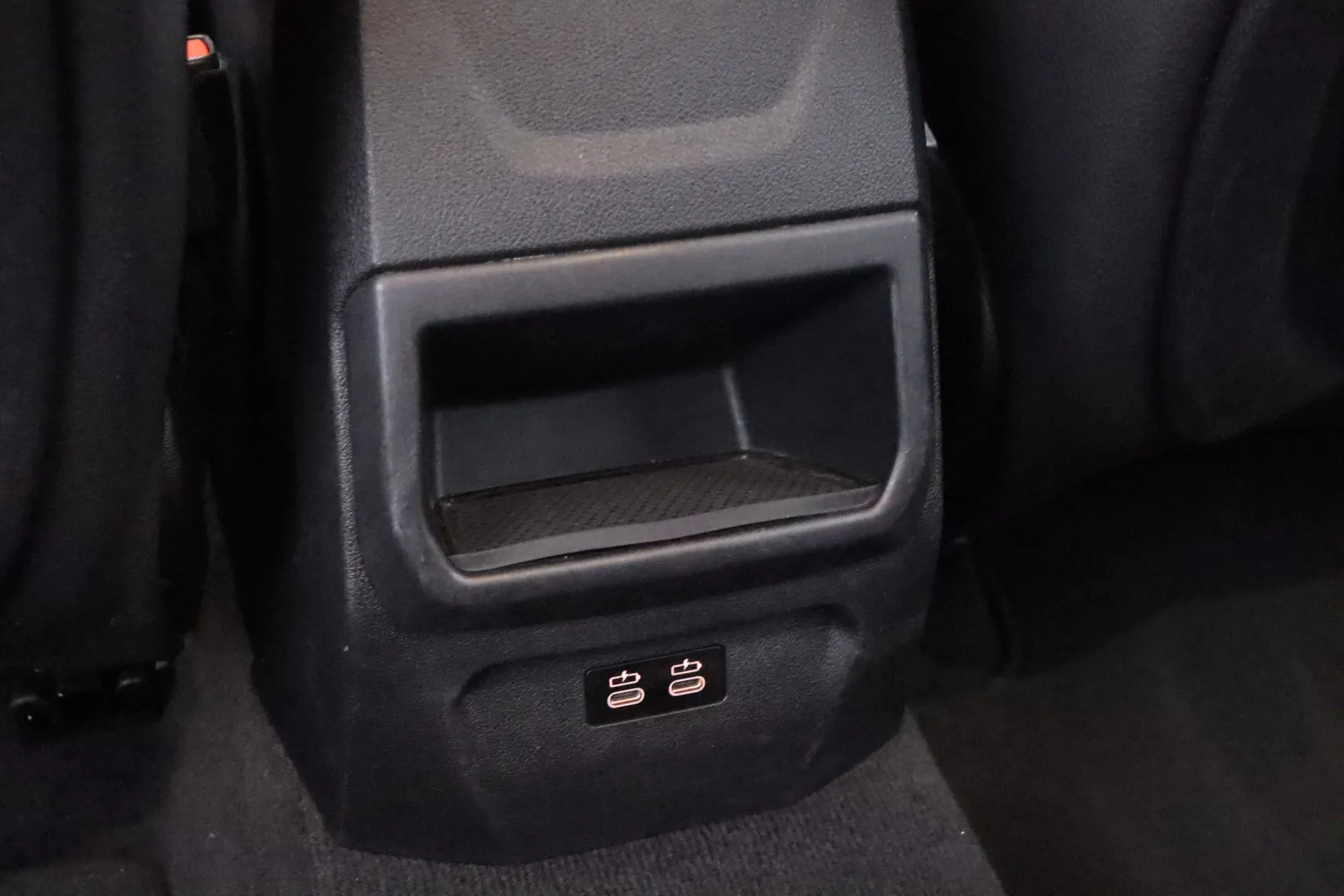 BMW 118 FIA-906 carousel image