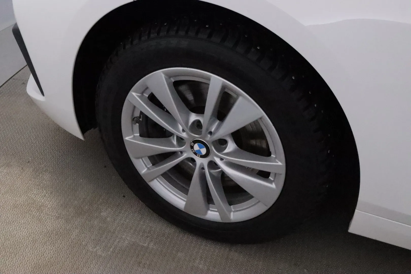 BMW 118 FIA-906 carousel image