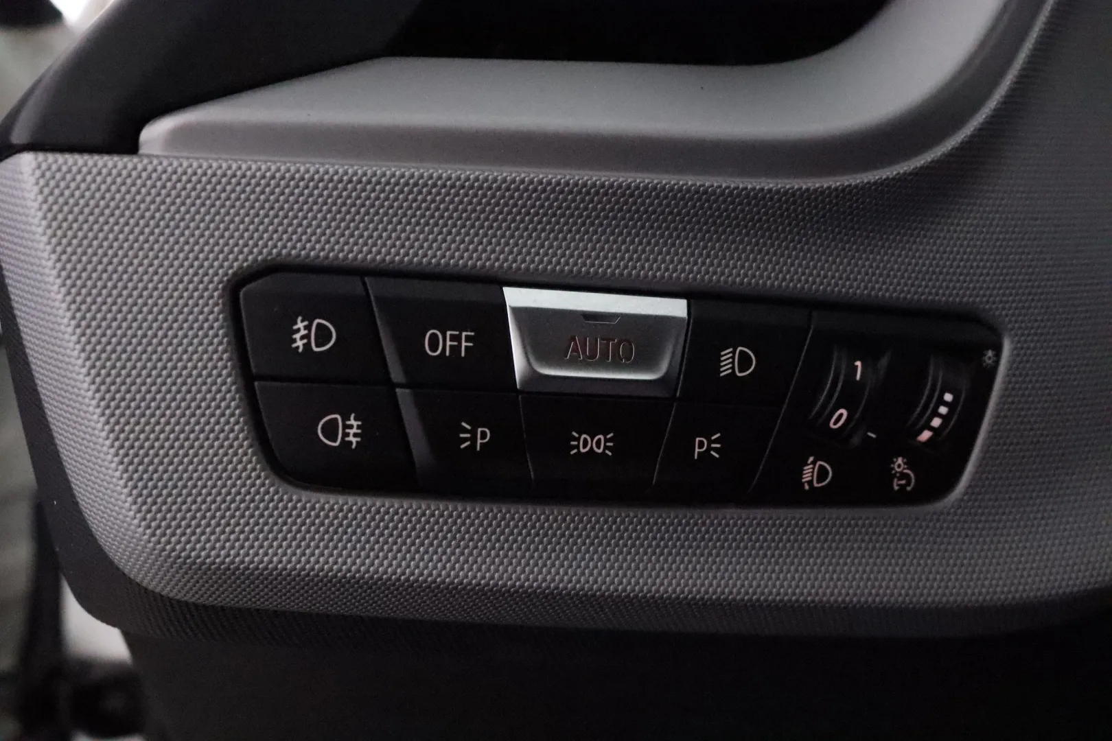 BMW 118 FIA-906 carousel image