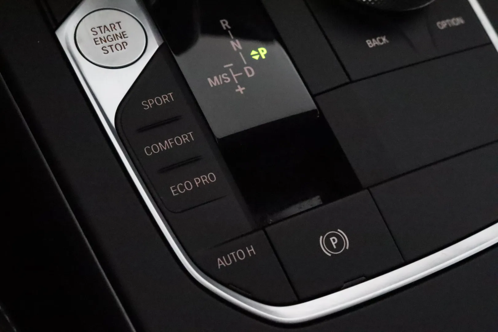 BMW 118 FIA-906 carousel image