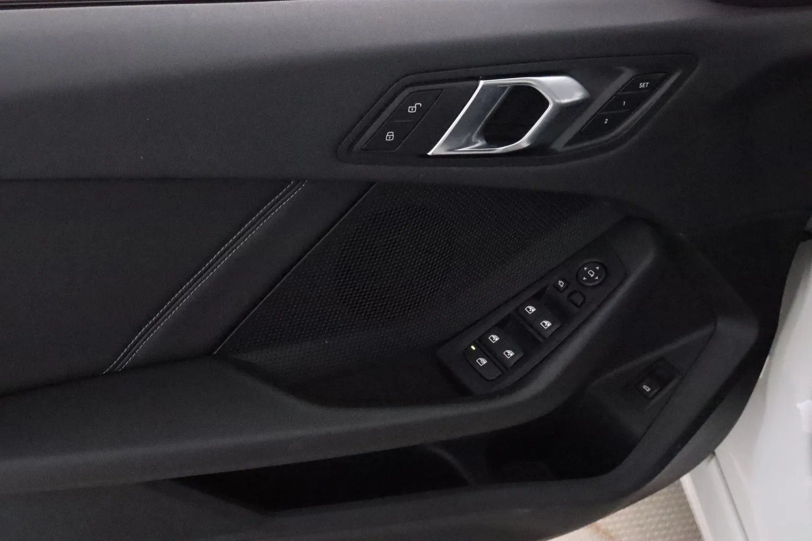 BMW 118 FIA-906 carousel image