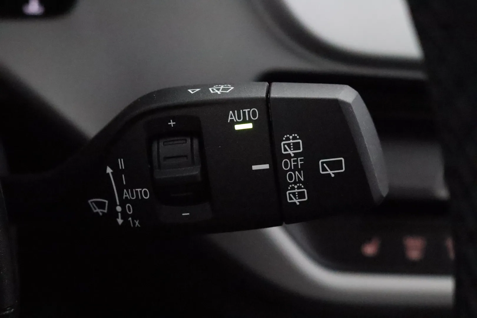 BMW 118 FIA-906 carousel image