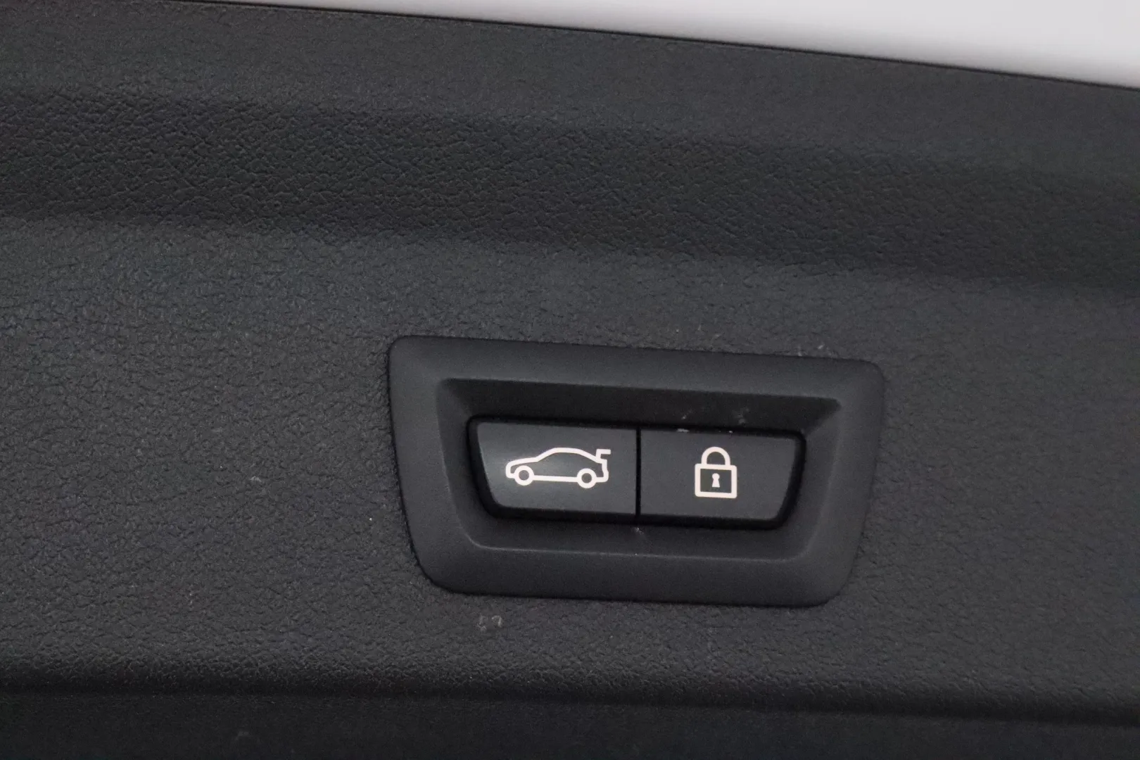 BMW 118 FIA-906 carousel image