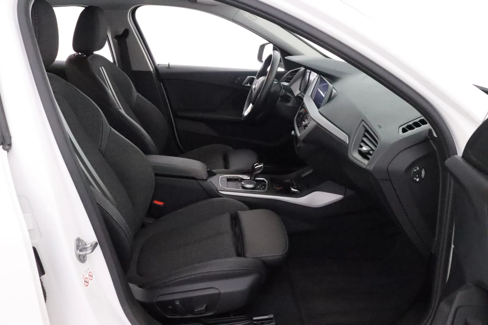 BMW 118 FIA-906 carousel image