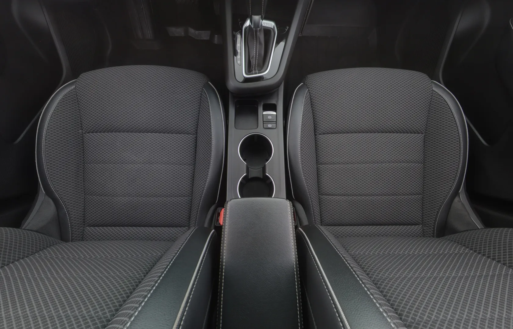 Renault Arkana MOC-928 carousel image