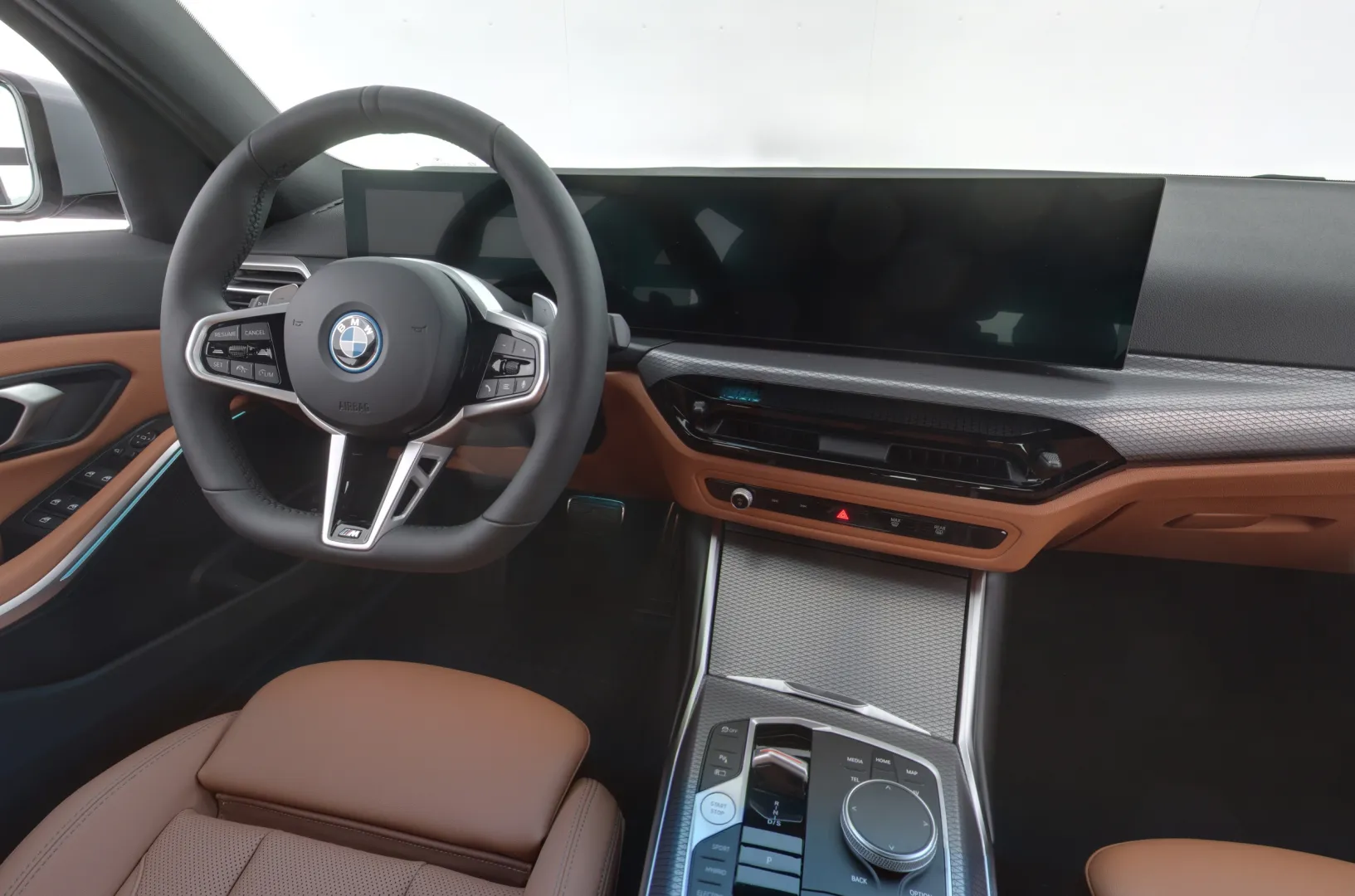 BMW 330 ZPV-888 carousel image