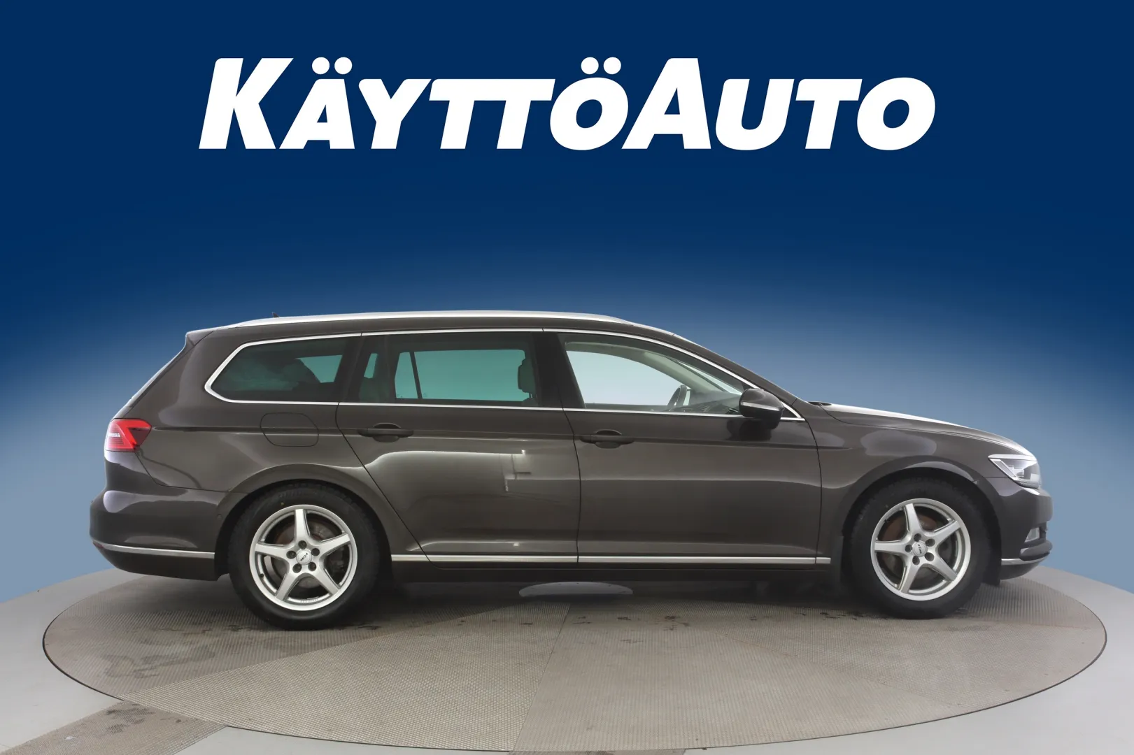 VOLKSWAGEN Passat XNO-236 carousel image