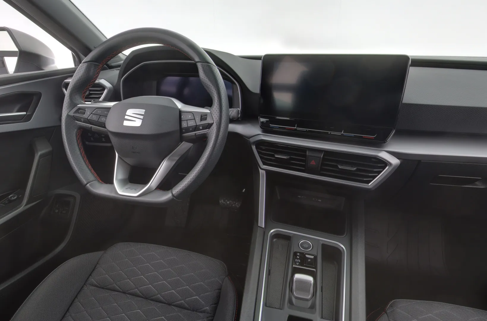 SEAT Leon Sportstourer MPK-573 carousel image