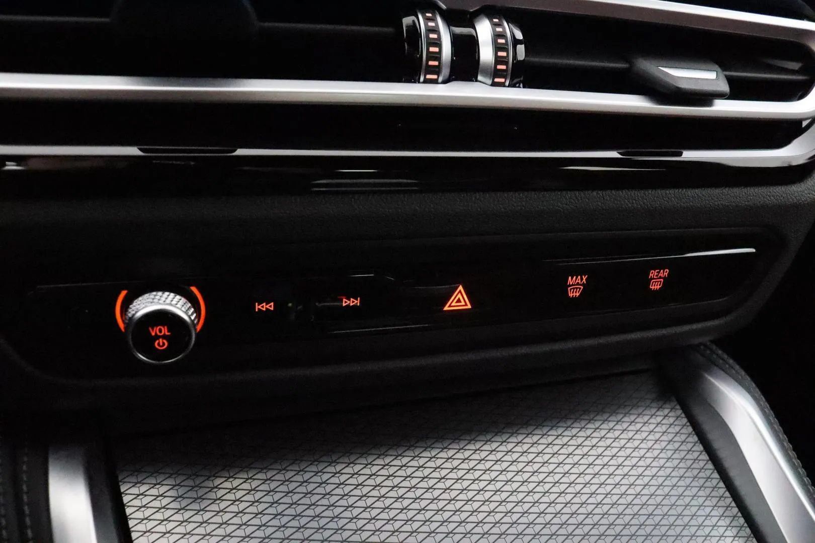 BMW I4 M50 OZZ-383 carousel image