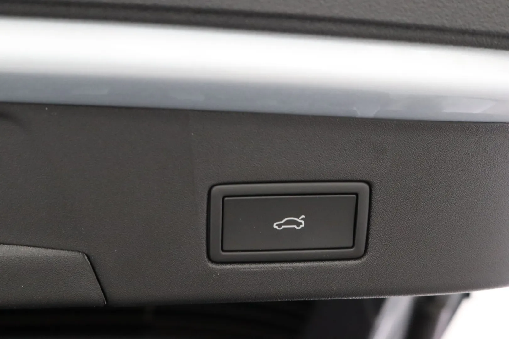 Volkswagen ID.4 RXS-453 carousel image