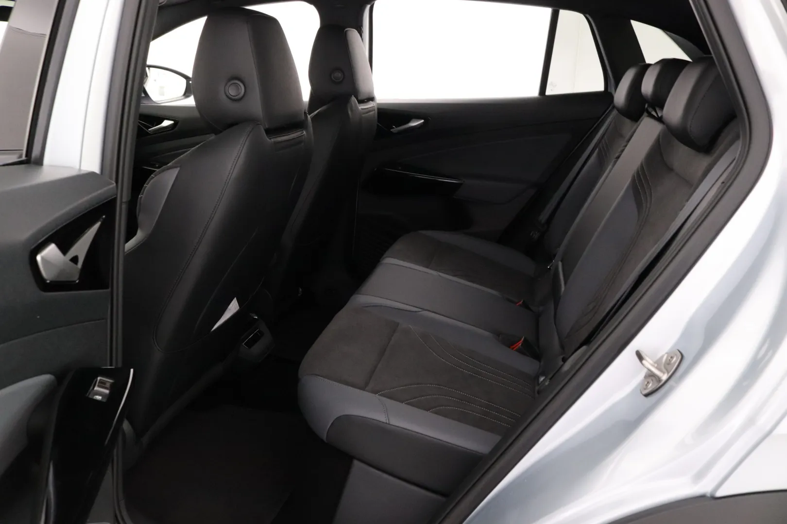 Volkswagen ID.4 RXS-453 carousel image