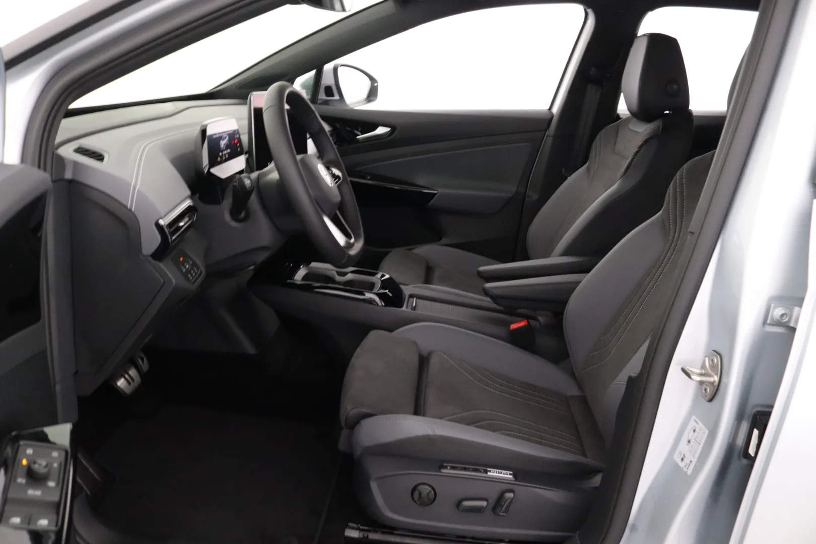 Volkswagen ID.4 RXS-453 carousel image