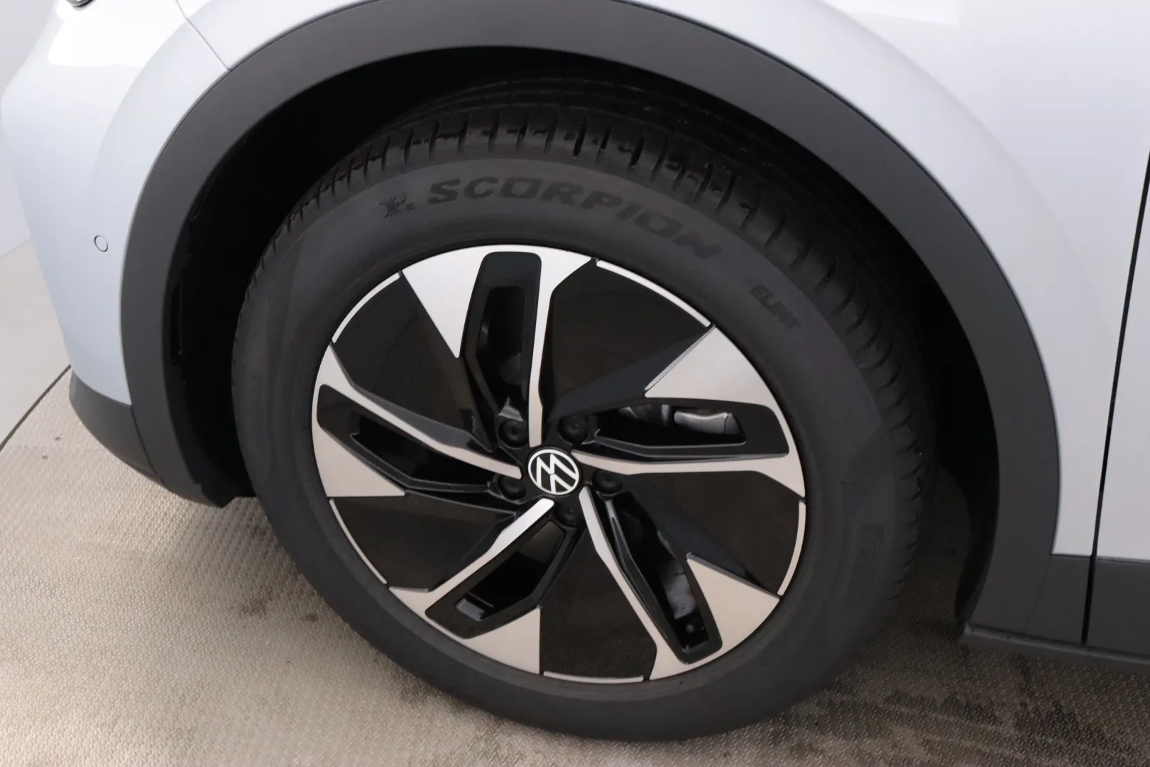 Volkswagen ID.4 RXS-453 carousel image