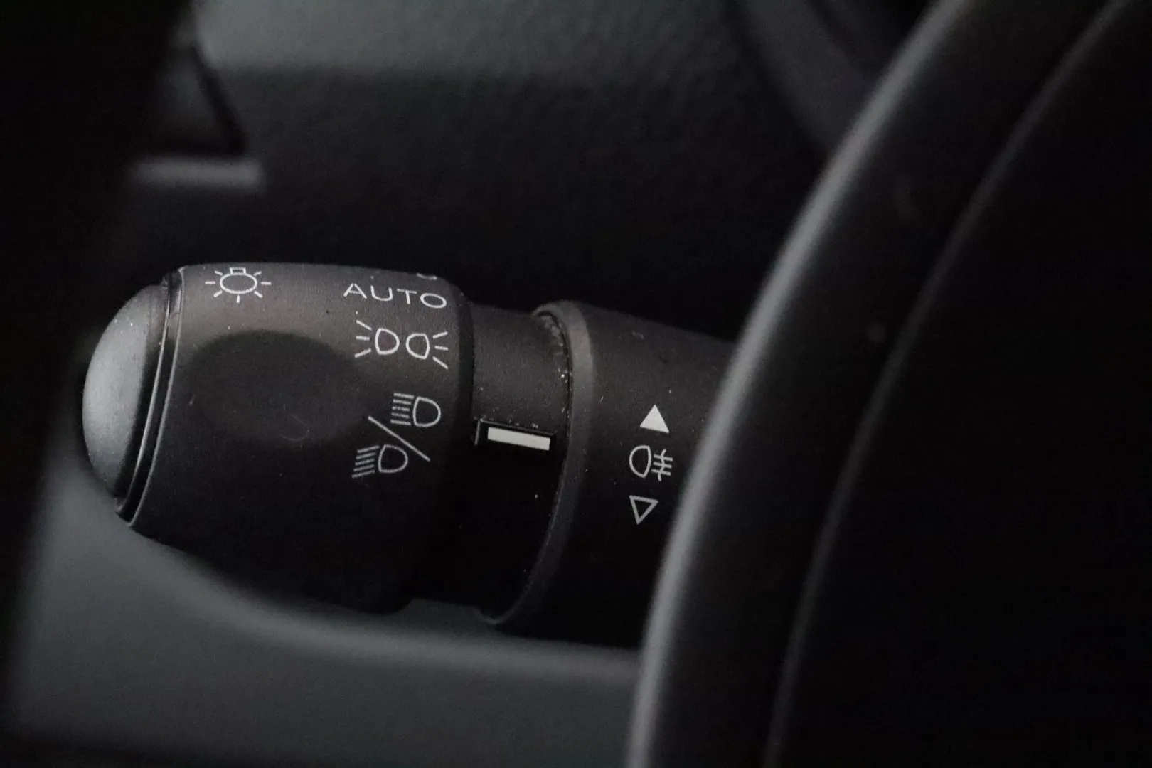 OPEL Vivaro RUX-982 carousel image