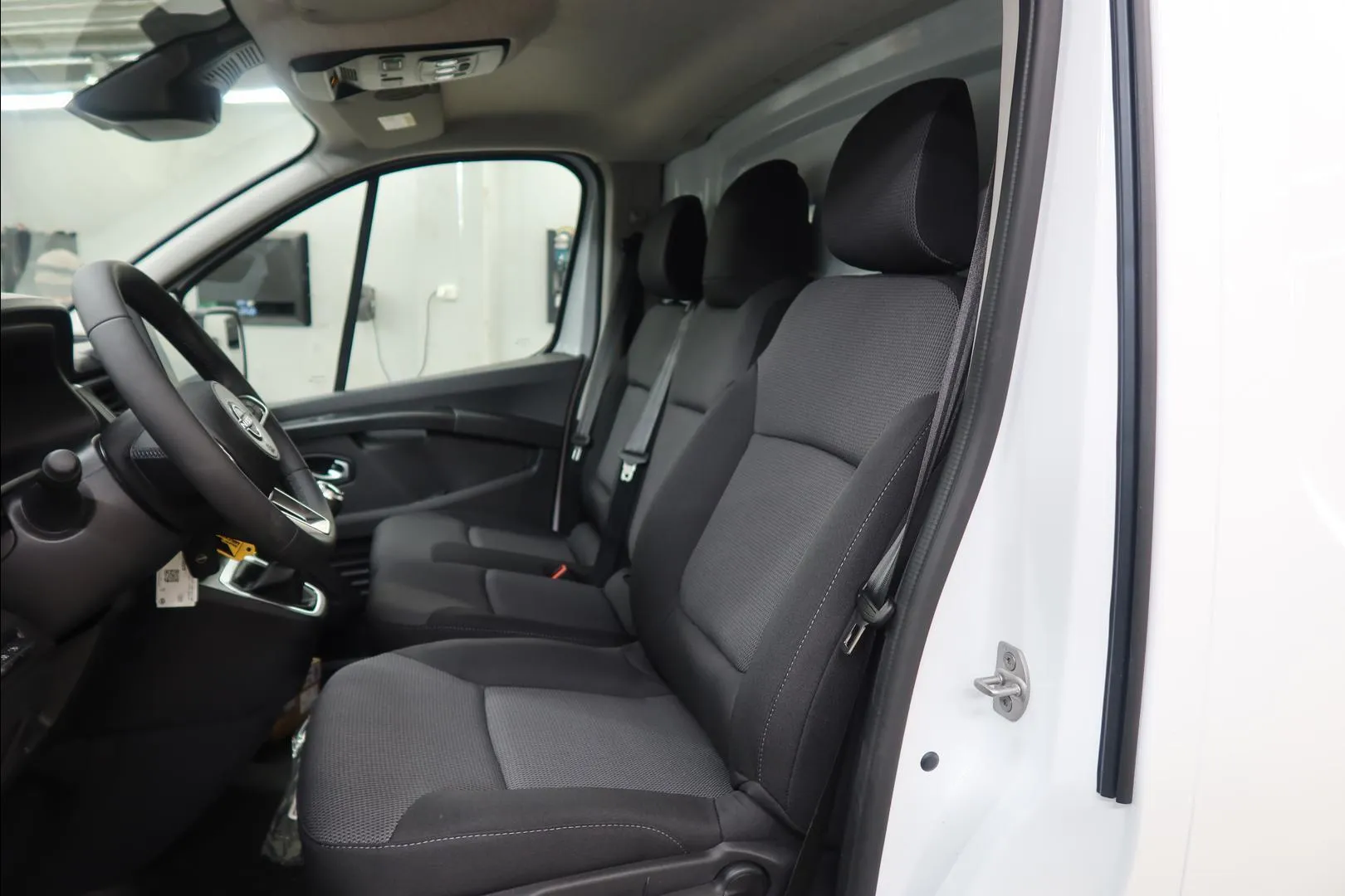 Nissan Primastar FSR-873 carousel image